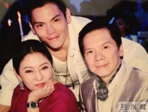 子女敢去美国?向太直接放下狠话:家产全捐,一毛不留!