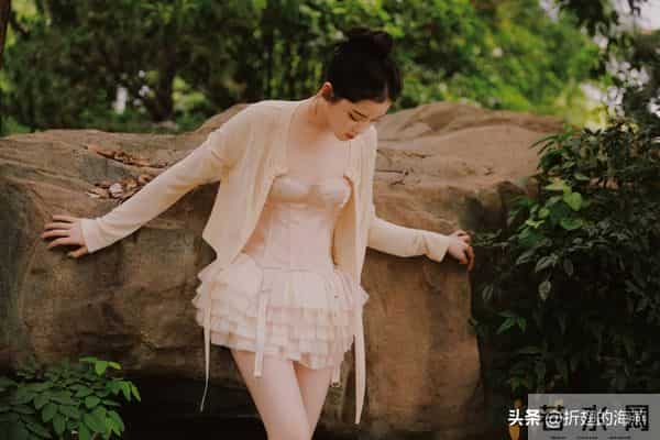 欧阳娜娜内衣代言大片合集