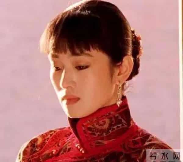 卡地亚这一夜,人情世故、江湖地位,在巩俐身上体现得淋漓尽致