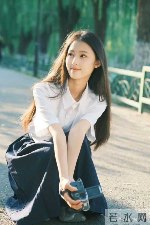 美人胚子 张婉儿 且自带仙气的 妈生脸 精致五官如小巧琼鼻 标志性梨涡