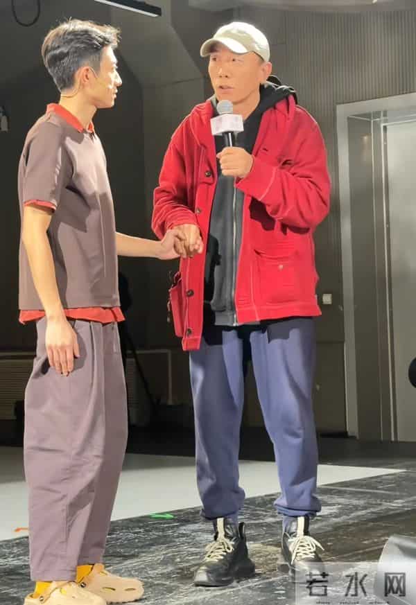 被“发腮”的张一山惊艳！33岁终于长开，尽显京爷范，遗憾有点矮