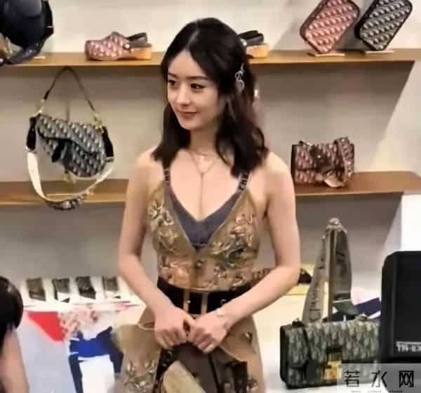 天呐！我第一次看到赵丽颖穿这么性感！皮肤好白 身材简直好到