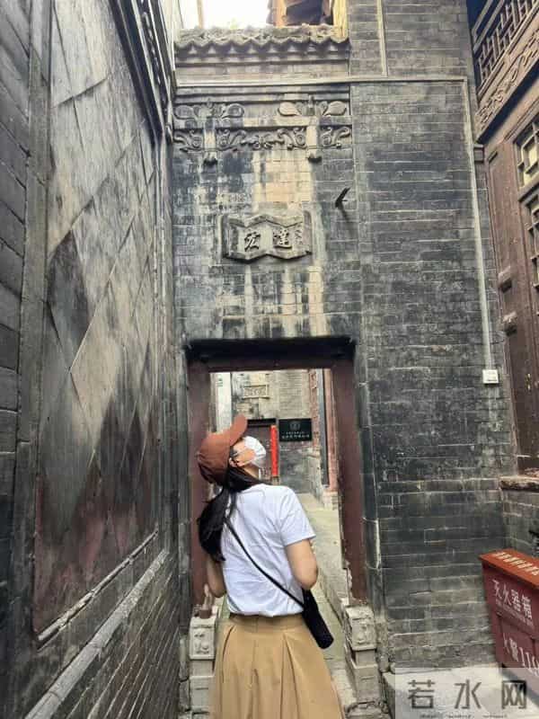 巩俐、郭晶晶再次“世纪同框”！“地母系”美人气质有多绝？