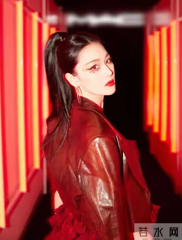 张馨予——烈焰红唇,火辣身材,性感黑丝