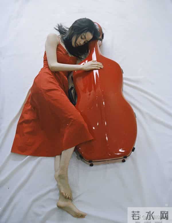 欧阳娜娜光脚丫美腿美图集