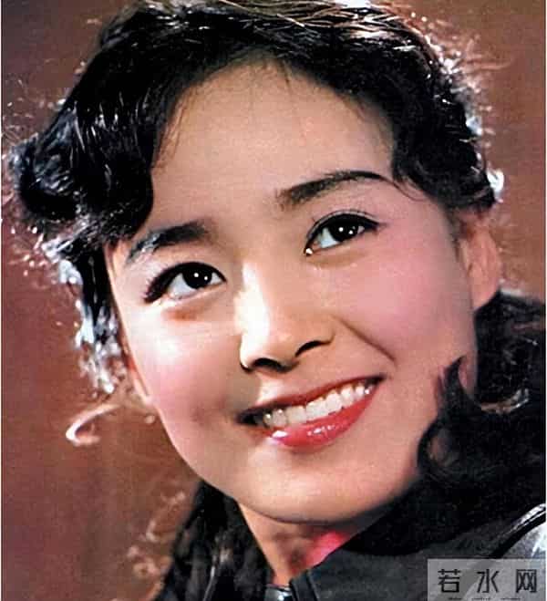 与前夫张建亚分开后,68岁张瑜无儿无女,晚年孤苦无依让人泪目