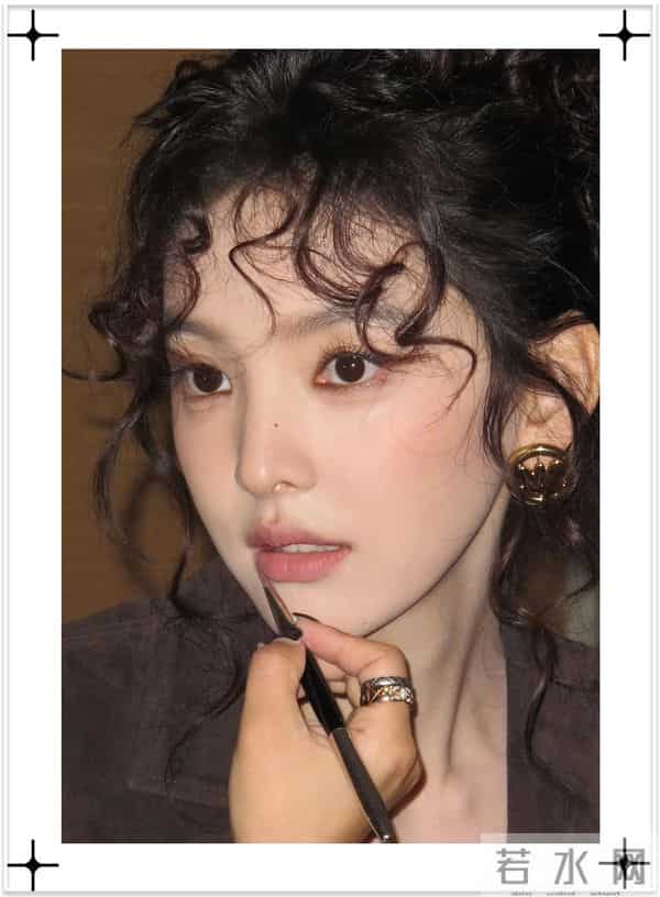 这种长相，怎么不算顶级白月光呢？