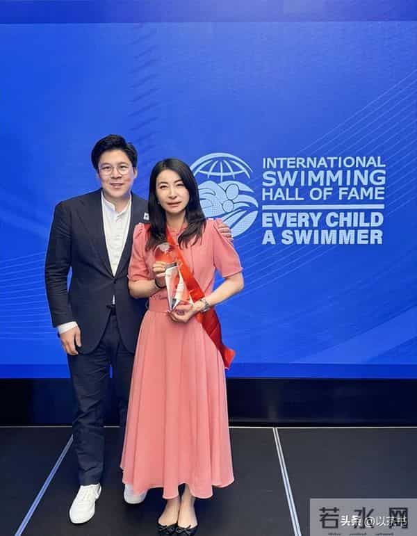 霍家人全运会为郭晶晶喝彩，霍启山与叔叔坐一起，为何不见霍启刚