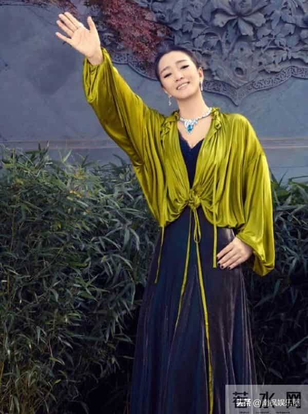 这一夜，59岁巩俐秒了41岁朱珠，不要怀疑任何一张演电影女主的脸