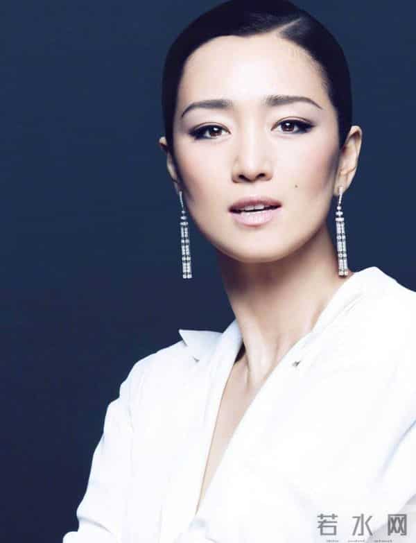 卡地亚这一夜,人情世故、江湖地位,在巩俐身上体现得淋漓尽致