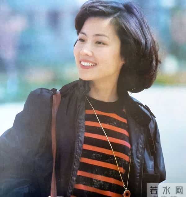 她一嫁演员祝延平,再嫁杜淳老爸杜志国,如今却与儿子相依为命