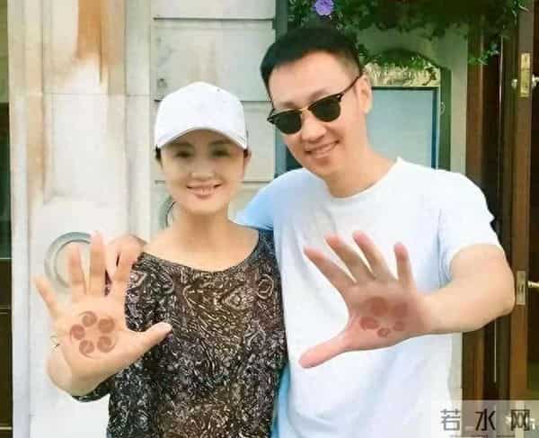 一张合照,意外戳穿辛柏青的真实处境,原来朱媛媛生前真的没说错