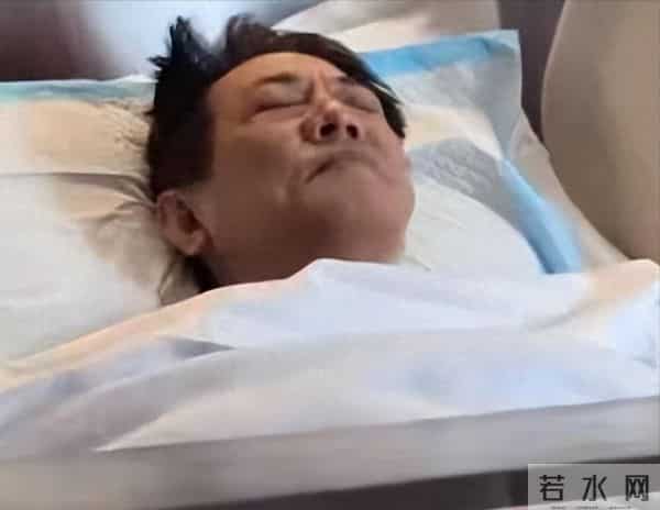 官方报道！李连杰脱衣辟谣“换心脏”传闻，原来我们都被骗了
