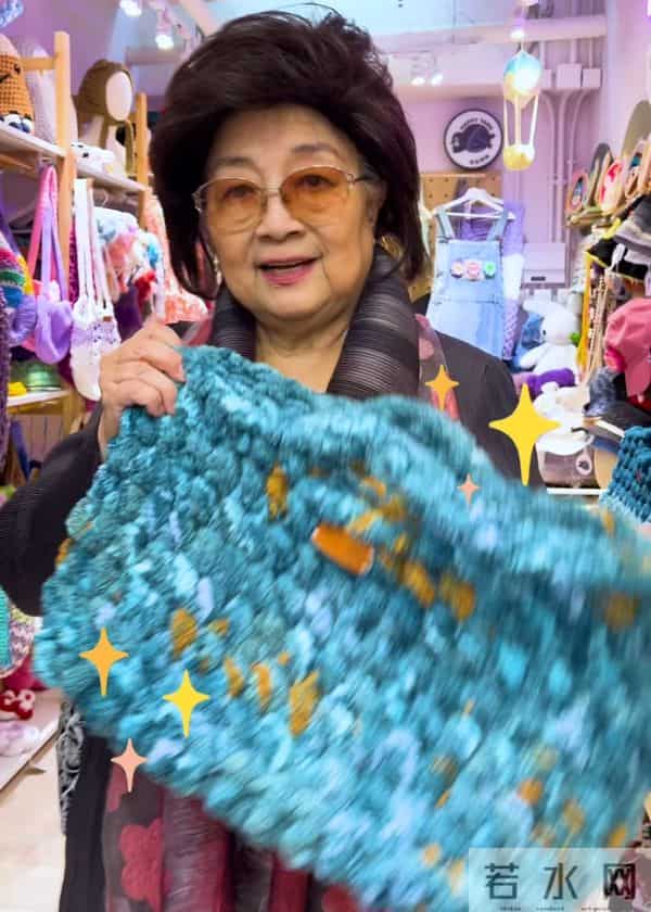 76岁香港著名女歌手的近况曝光，真的好久没见她露面