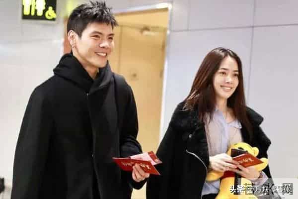 向佑彻底没救了！现身酒吧胖又颓，烟酒不离手 女伴肥腻不如郭碧婷