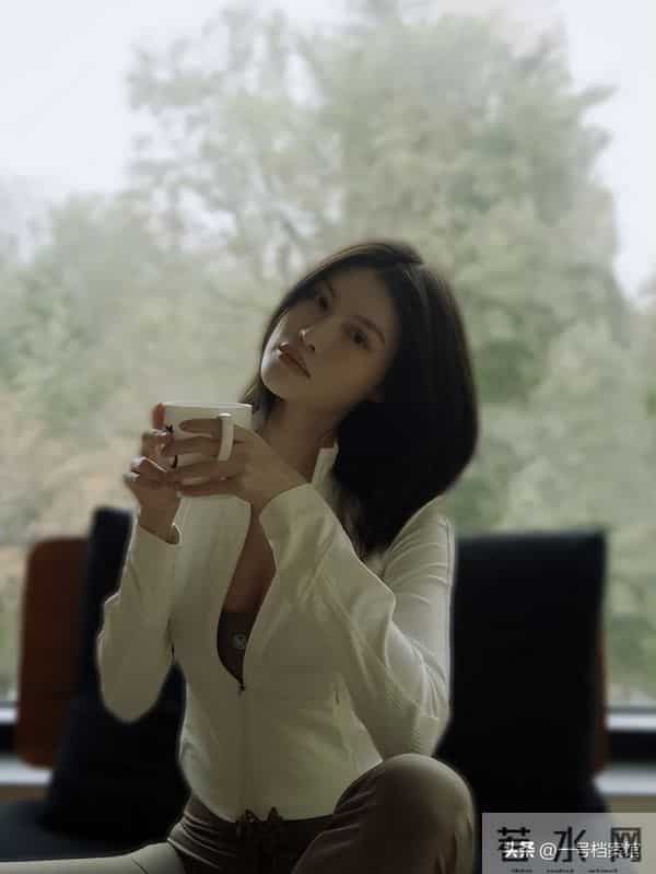 官宣生子不到一个月，何穗首次亮相，陈伟霆才是真正的人生赢家