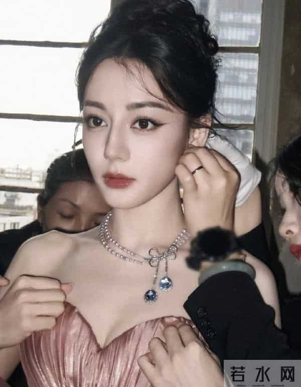 咳嗽俩月没治好！33岁迪丽热巴被爆病情加重，给所有女星提了个醒