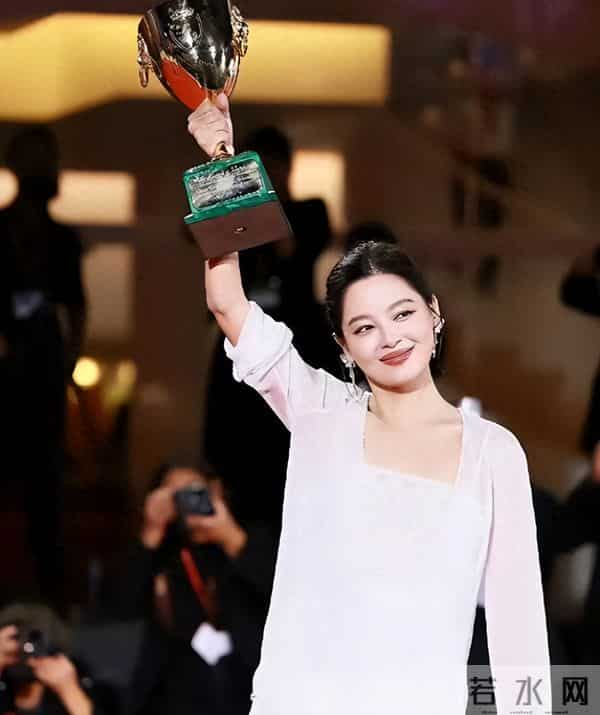 官媒锐评辛芷蕾郝蕾风波，言辞犀利没有维护，陈道明真没说错