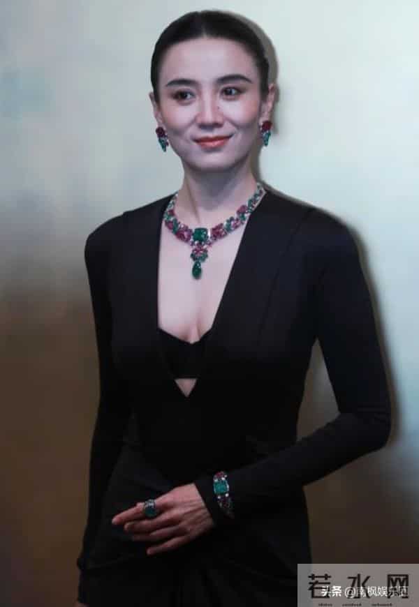 这一夜，59岁巩俐秒了41岁朱珠，不要怀疑任何一张演电影女主的脸