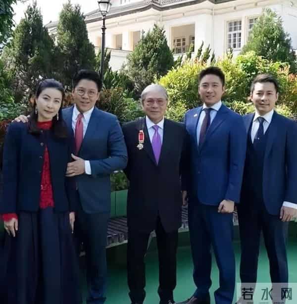 霍家三代体育情：79 岁霍震霆拓电竞新局，豪门担当引圈震撼