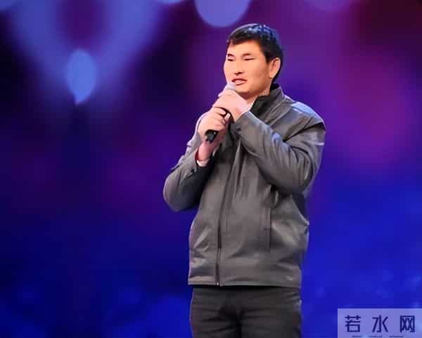 钱再多有什么用?56岁大衣哥真实现状,撕开了草根网红的现实困境