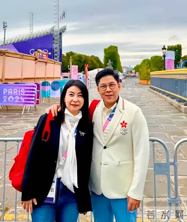 霍家三代体育情：79 岁霍震霆拓电竞新局，豪门担当引圈震撼