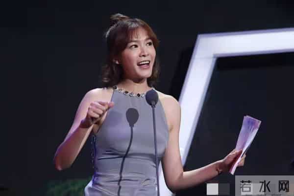 有种撩人叫李艾,身为主持人她太会穿了!