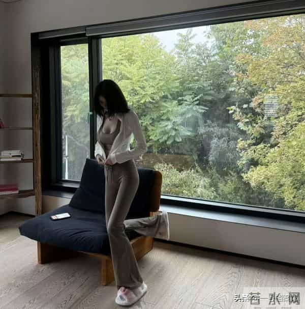 官宣生子不到一个月，何穗首次亮相，陈伟霆才是真正的人生赢家