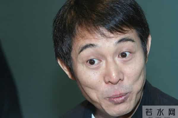 官方报道！李连杰脱衣辟谣“换心脏”传闻，原来我们都被骗了