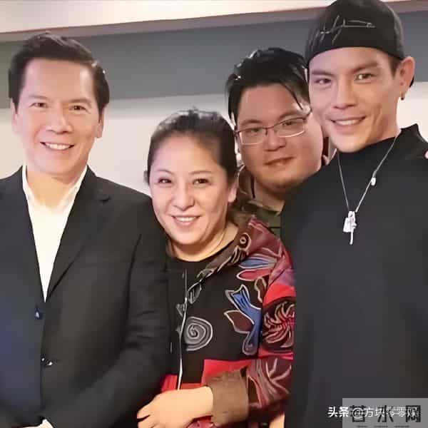 向佑彻底没救了！现身酒吧胖又颓，烟酒不离手 女伴肥腻不如郭碧婷