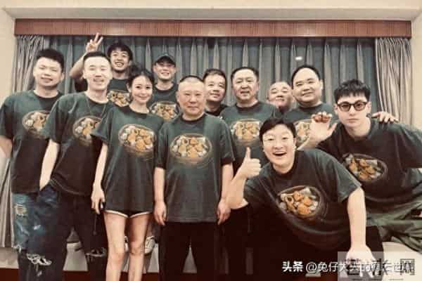 郭德纲武汉演话剧，月初回国，一直没闲着，说相声、唱戏忙不停