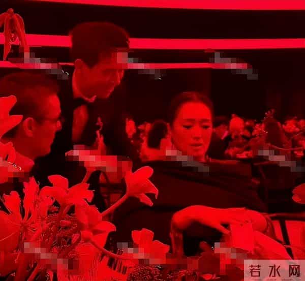 卡地亚这一夜,人情世故、江湖地位,在巩俐身上体现得淋漓尽致