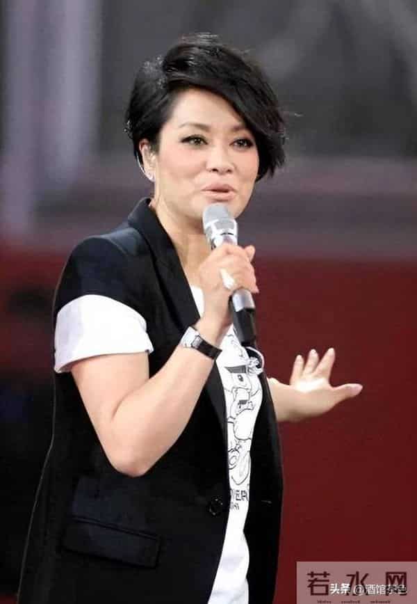 曾红极一时,打败过韦唯毛阿敏,最后却无奈当保姆,如今她怎样了