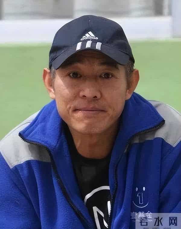 官方报道！李连杰脱衣辟谣“换心脏”传闻，原来我们都被骗了