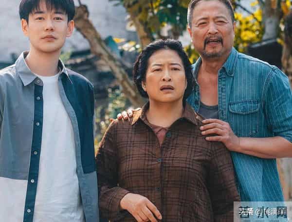 原来他们是夫妻,恩爱四十年零绯闻,如今靠《四喜》又火了