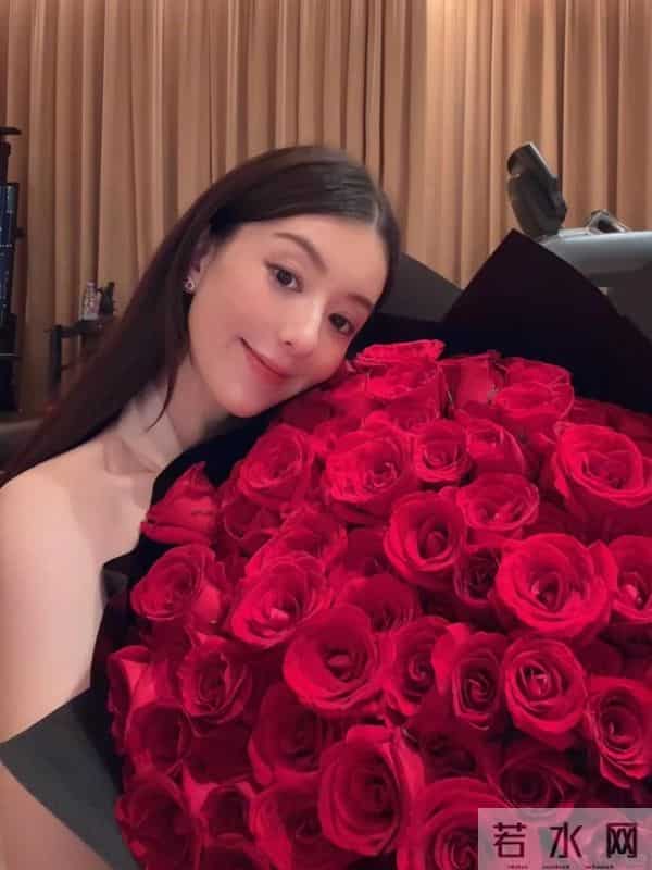 方媛自曝坐月子很难熬，关节疼腰背酸，超一周不洗头还脱发