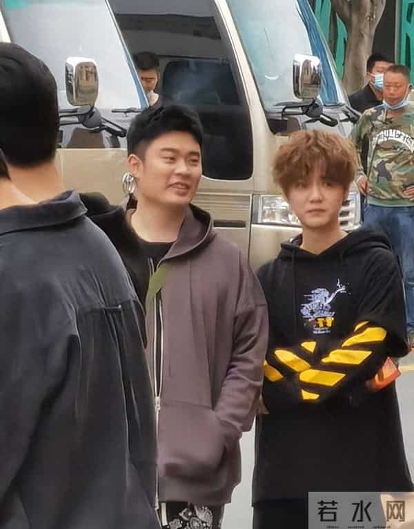 鹿晗深夜为陈赫庆生不到72小时，令人恶心一幕上演，关晓彤被牵连