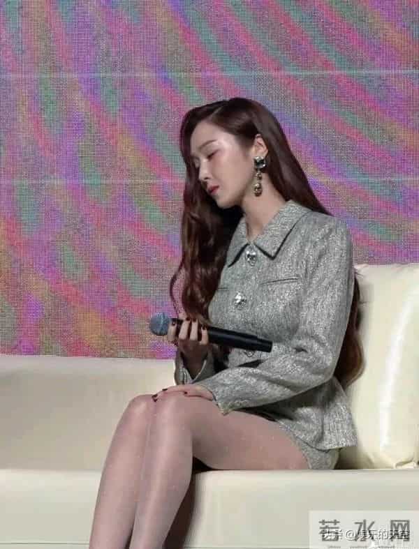 韩国女星郑秀妍亮相国内,丝袜美腿十分吸睛,难怪被叫人间香奈儿