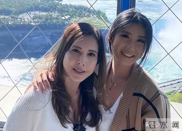 香港回不来，加拿大又待不下去，这一次心高气傲李婉华没有退路