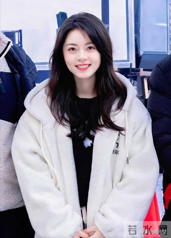 看了赵今麦的海边泳装照,大家都在吵什么?