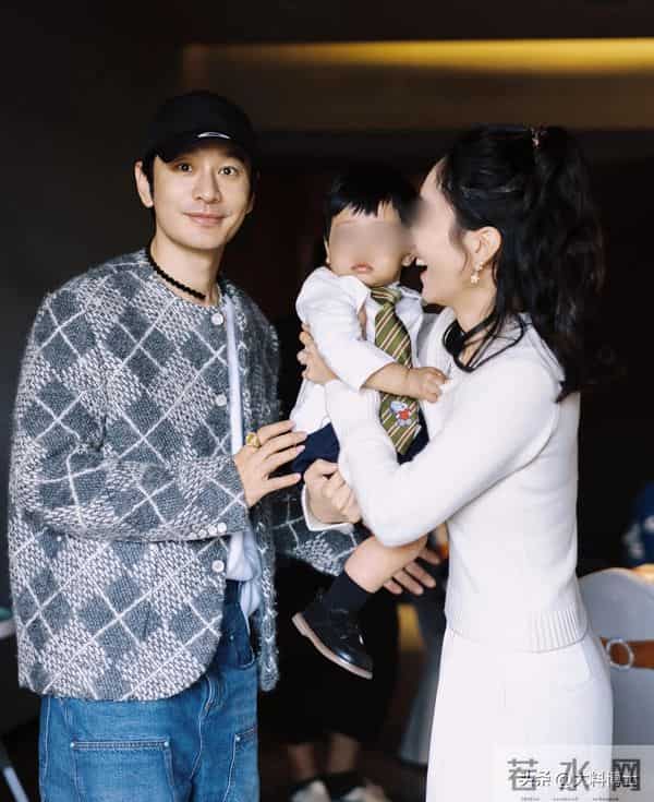 黄晓明一家四口参加生日宴，一大家子颜值都高！小海绵总缠着奶奶