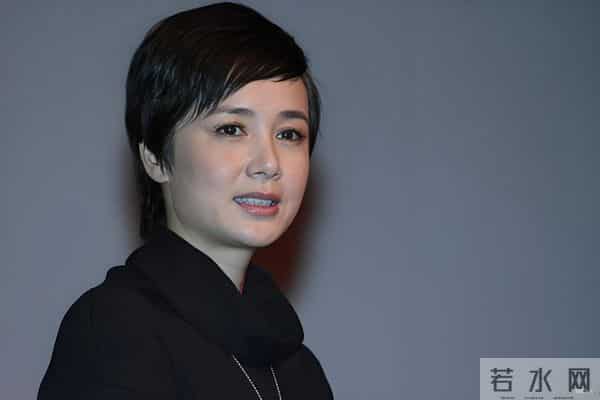 59岁蒋雯丽现状让人心酸：定居英国，又瘦又老，一代女神也落寞了