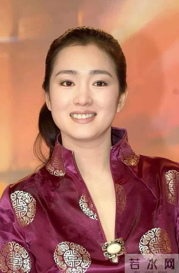 卡地亚这一夜,人情世故、江湖地位,在巩俐身上体现得淋漓尽致