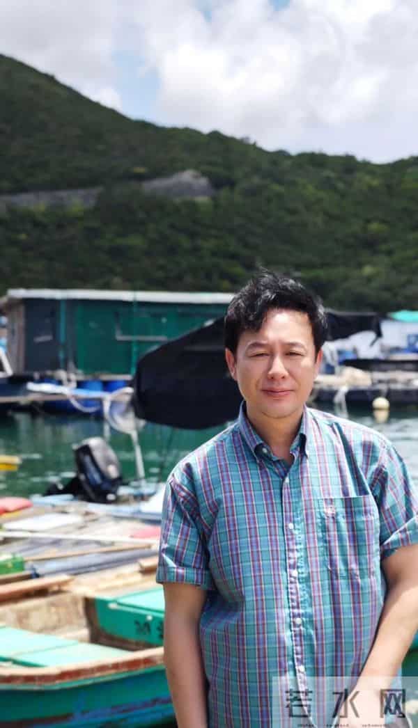 演员张颂文回应街头救人：这事儿太小了，换谁都会这样做；伤者已康复，称希望携锦旗当面感谢