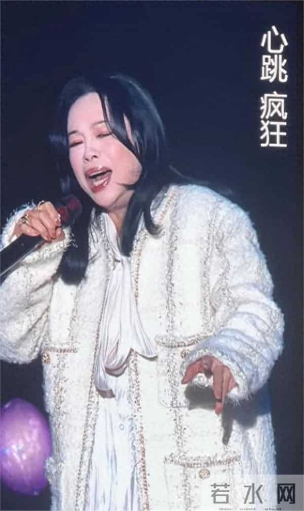 57岁黄绮珊疑似胖到180斤双下巴身材臃肿两年前90斤减肥反弹严重