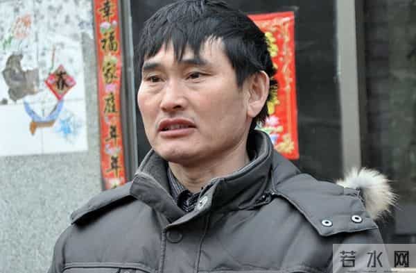 钱再多有什么用?56岁大衣哥真实现状,撕开了草根网红的现实困境