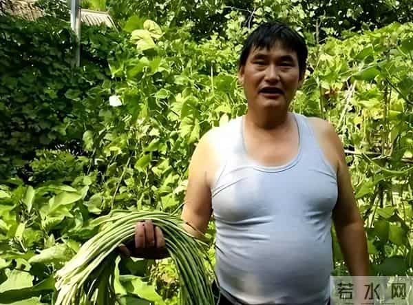 钱再多有什么用?56岁大衣哥真实现状,撕开了草根网红的现实困境