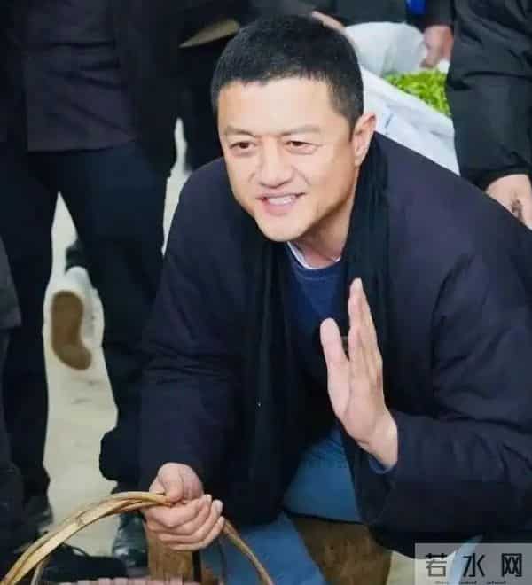 海哈金喜离婚后晒女儿！3岁夏夏哄妈妈开心，新家一地玩具显拥挤