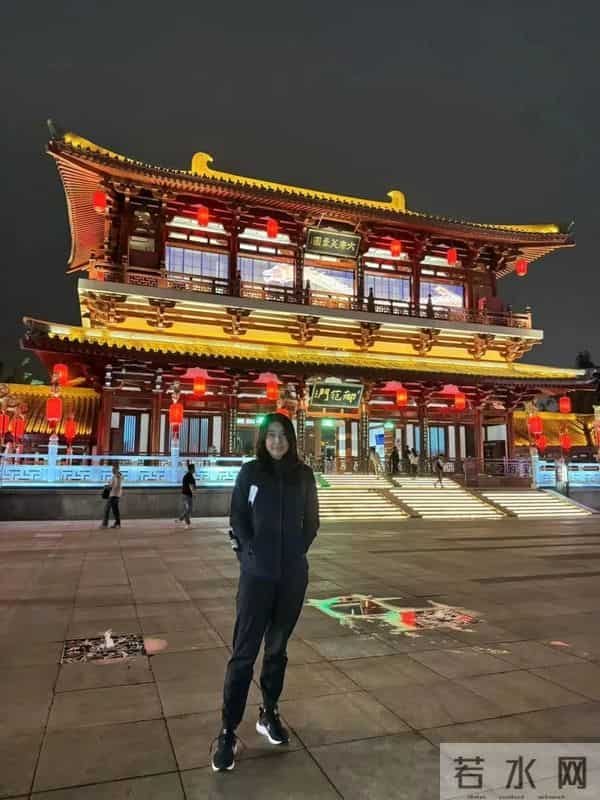 巩俐、郭晶晶再次“世纪同框”！“地母系”美人气质有多绝？