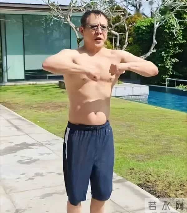 官方报道！李连杰脱衣辟谣“换心脏”传闻，原来我们都被骗了